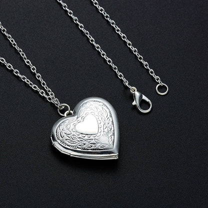 "Romantic Heart Locket Necklace - Cherish Special Moments with Your Loved Ones - Delicate Silver Chain - Captivating Valentine's Day or Family Gift"