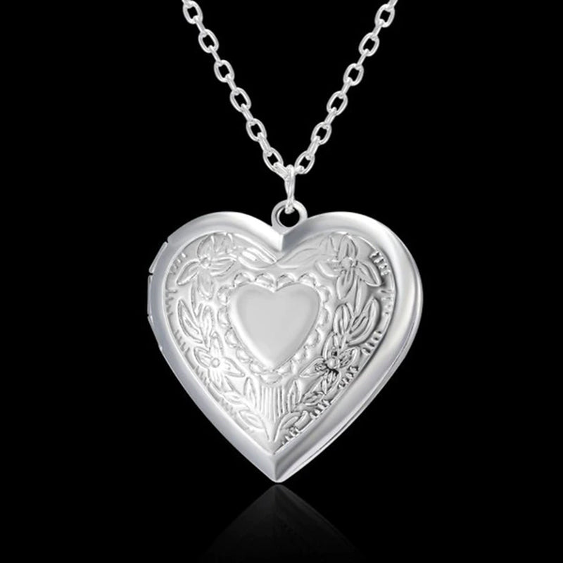 "Romantic Heart Locket Necklace - Cherish Special Moments with Your Loved Ones - Delicate Silver Chain - Captivating Valentine's Day or Family Gift"