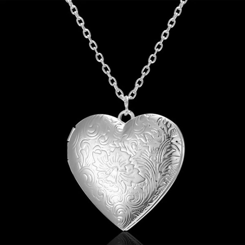 "Romantic Heart Locket Necklace - Cherish Special Moments with Your Loved Ones - Delicate Silver Chain - Captivating Valentine's Day or Family Gift"