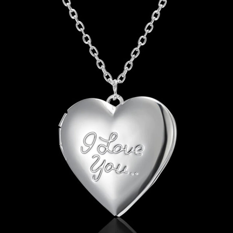 "Romantic Heart Locket Necklace - Cherish Special Moments with Your Loved Ones - Delicate Silver Chain - Captivating Valentine's Day or Family Gift"